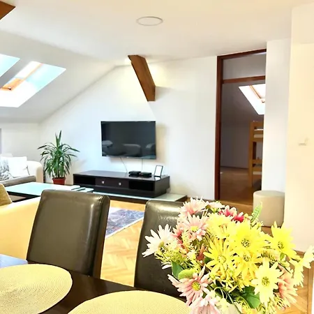 Dina Apartman *